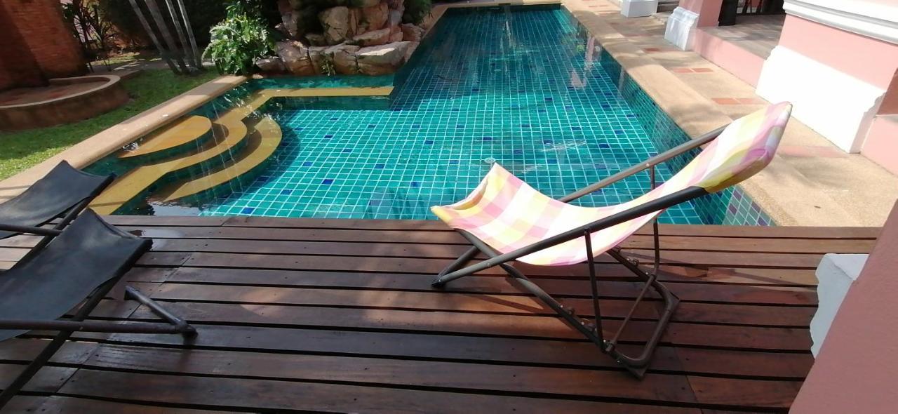 พระตำหนักวิลล่า 10 ห้องนอน พร้อมสระว่ายน้ำส่วนตัว Pattaya Exterior foto
